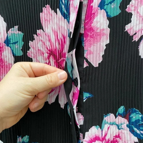 Isaac Mizrahi NYC -  Micro Pleat Peony Print Tunic Top - Picture 3 of 5